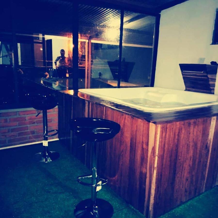 Hostal Spa Casa De Piedra Con Jacuzzi Санта-Роса-де-Кабаль Экстерьер фото