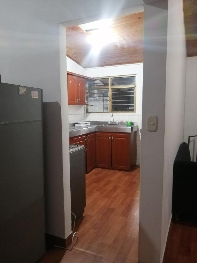 Hostal Spa Casa De Piedra Con Jacuzzi Санта-Роса-де-Кабаль Экстерьер фото