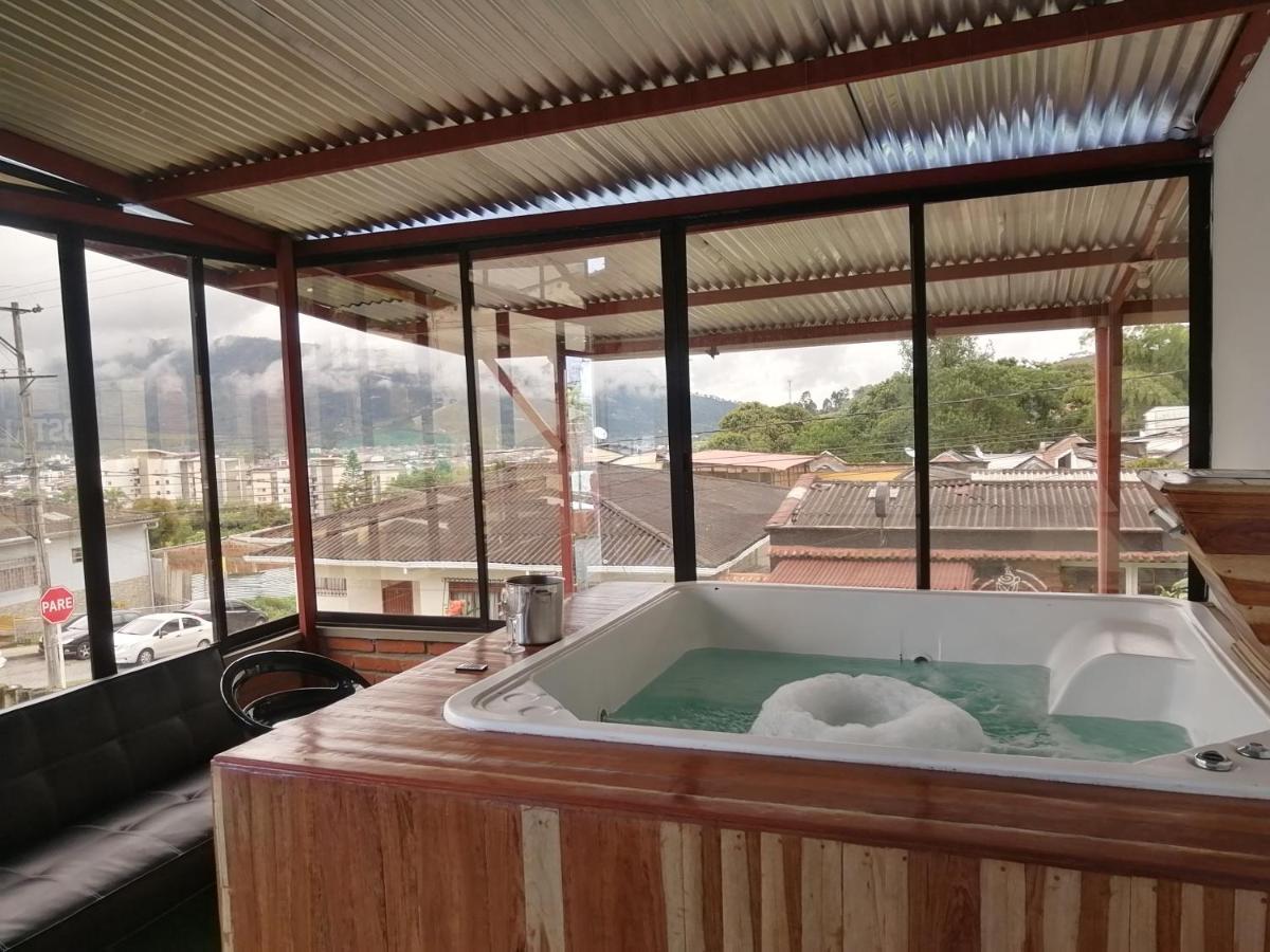 Hostal Spa Casa De Piedra Con Jacuzzi Санта-Роса-де-Кабаль Экстерьер фото